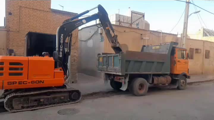 اجاره مینی بیل و بیل میکانیکی (باقریان)|خدمات حمل و نقل|قم, میرزائیه|دیوار