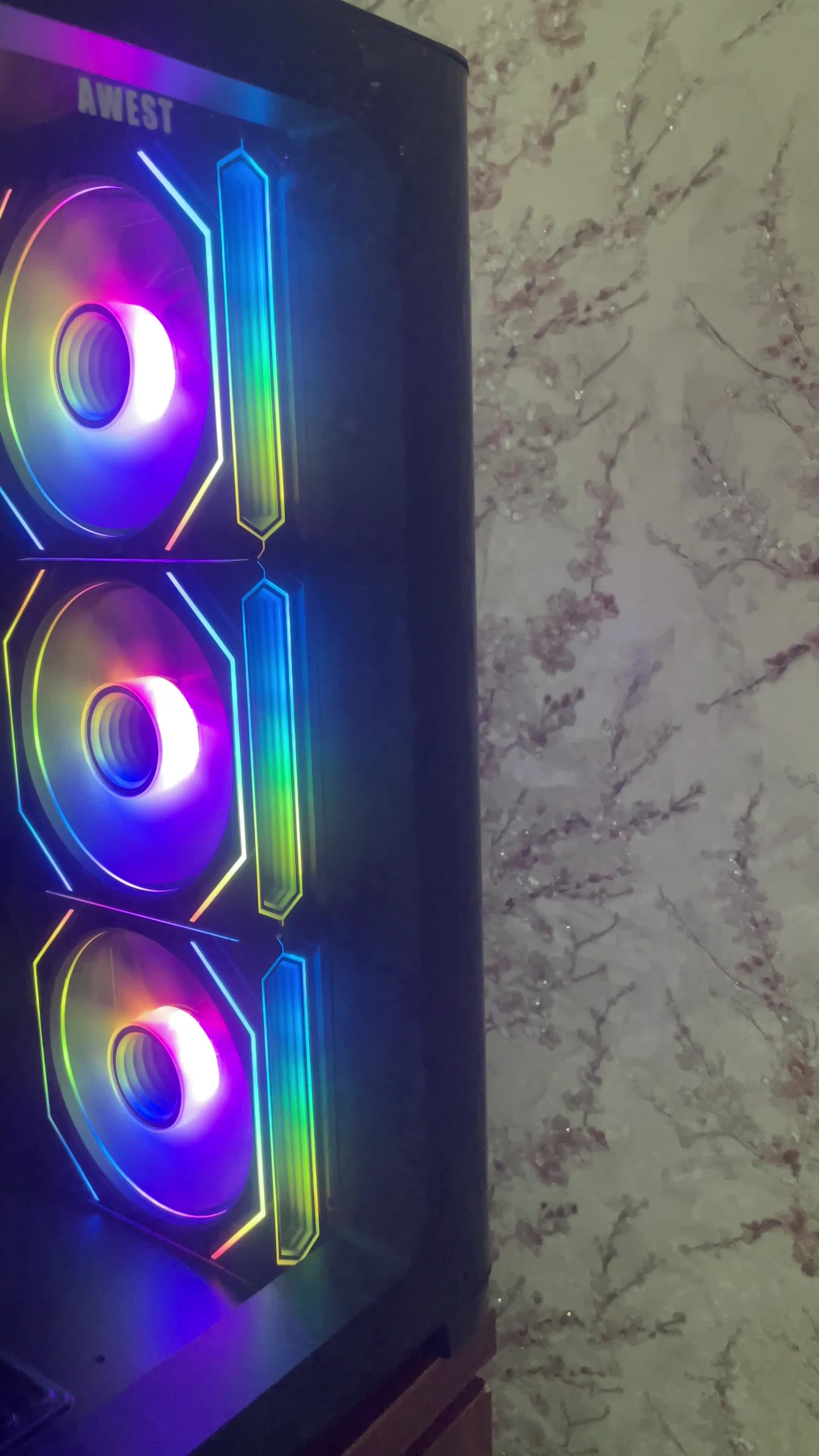 کیس گیمینگ و رندرینگ آکواریومی خفن|رایانه رومیزی|تبریز, |دیوار