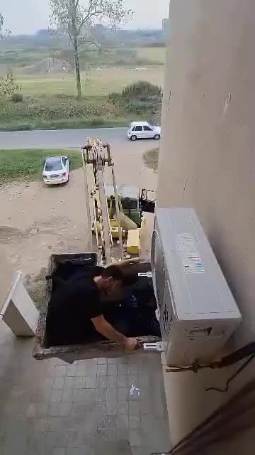 نصب کولر اسپیلت نصب رادیاتور سرویس و تعمیر پکیج|خدمات پیشه و مهارت|رشت, دروازه لاکان|دیوار