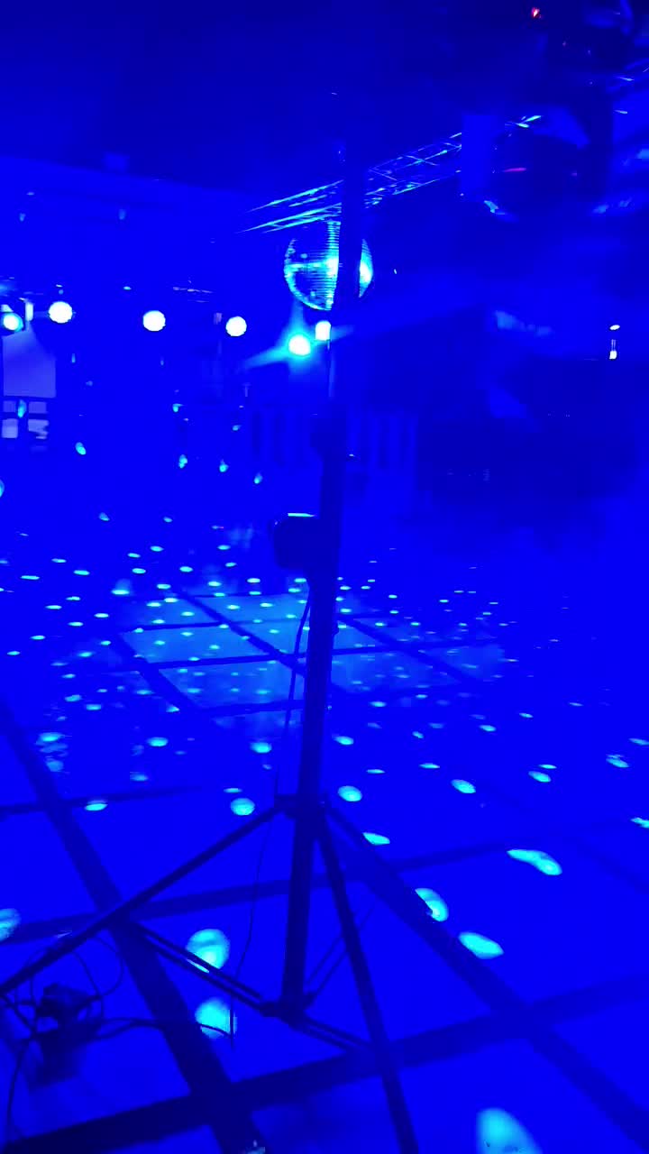 اجاره صندلی و میز و اسپیکر و پروژکتور و ریسه لامپ|خدمات پذیرایی، مراسم|برازجان, |دیوار