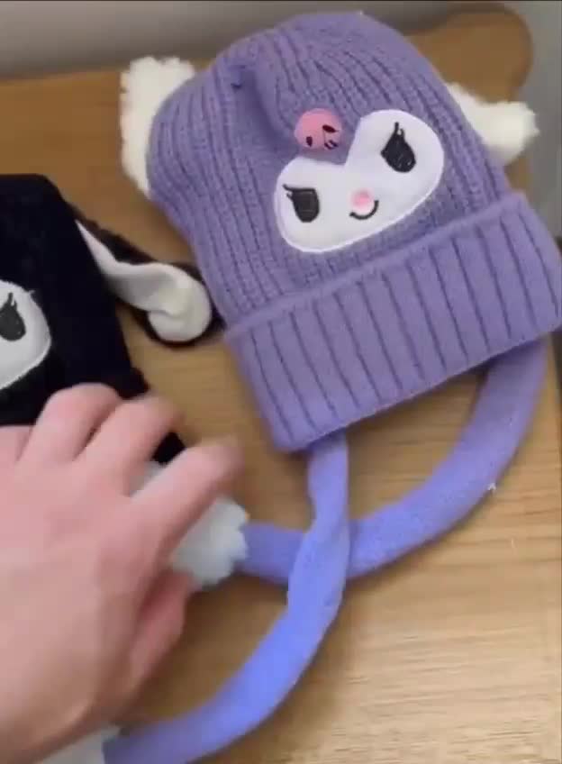 کلاه پمپی کرومی|لباس|اصفهان, کلمه خوران|دیوار