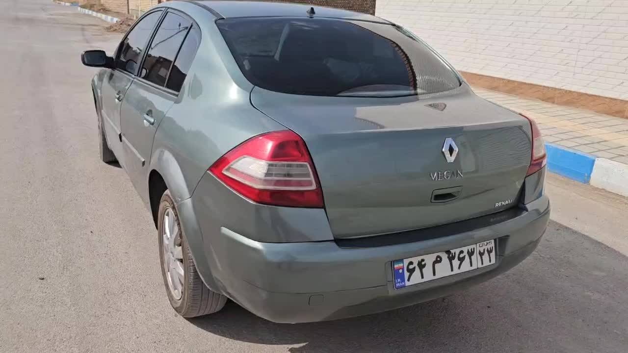 مگان ۲۰۰۰ اتوماتیک، بدون قطعه تعویضی ، لاستیک نو|خودرو سواری و وانت|اصفهان, رکن الدوله غربی|دیوار