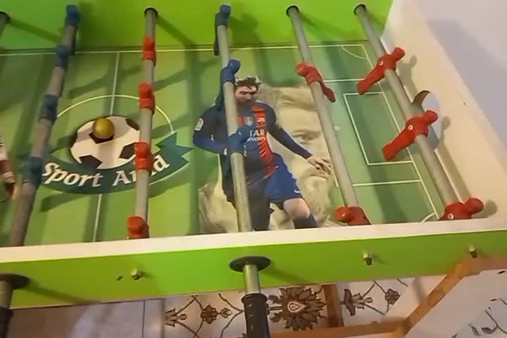 فوتبال دستی بزرگ درحد نو همراه با میز همراه 1 توپ|اسباببازی|اندیشه, اندیشه فاز ۲|دیوار