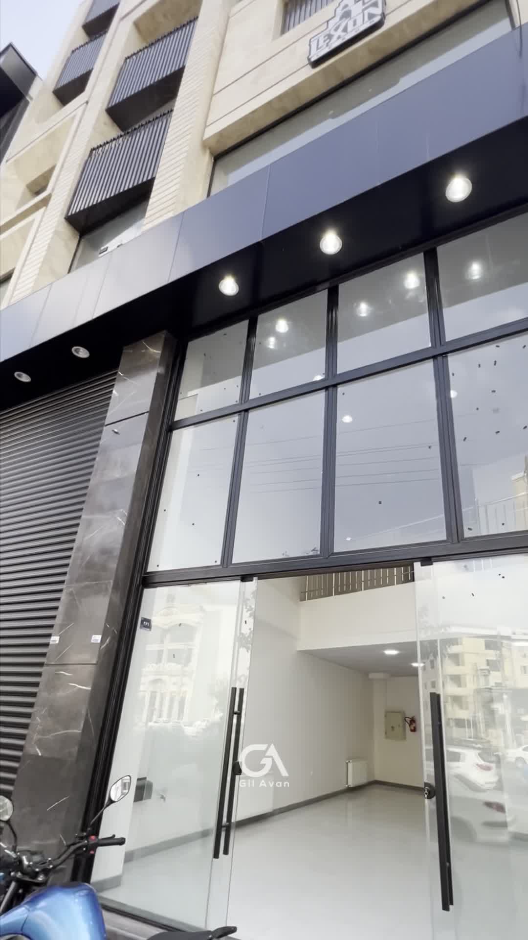 *ملک تجاری*براصلی،بالکن داخلی و۱۵۰متر دفترکار مجزا|اجارهٔ مغازه و غرفه|رشت, آزادگان|دیوار