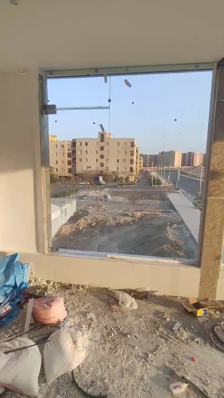 شیشه سکوریت و کرکره برقی|خدمات پیشه و مهارت|کاشان, رسالت|دیوار