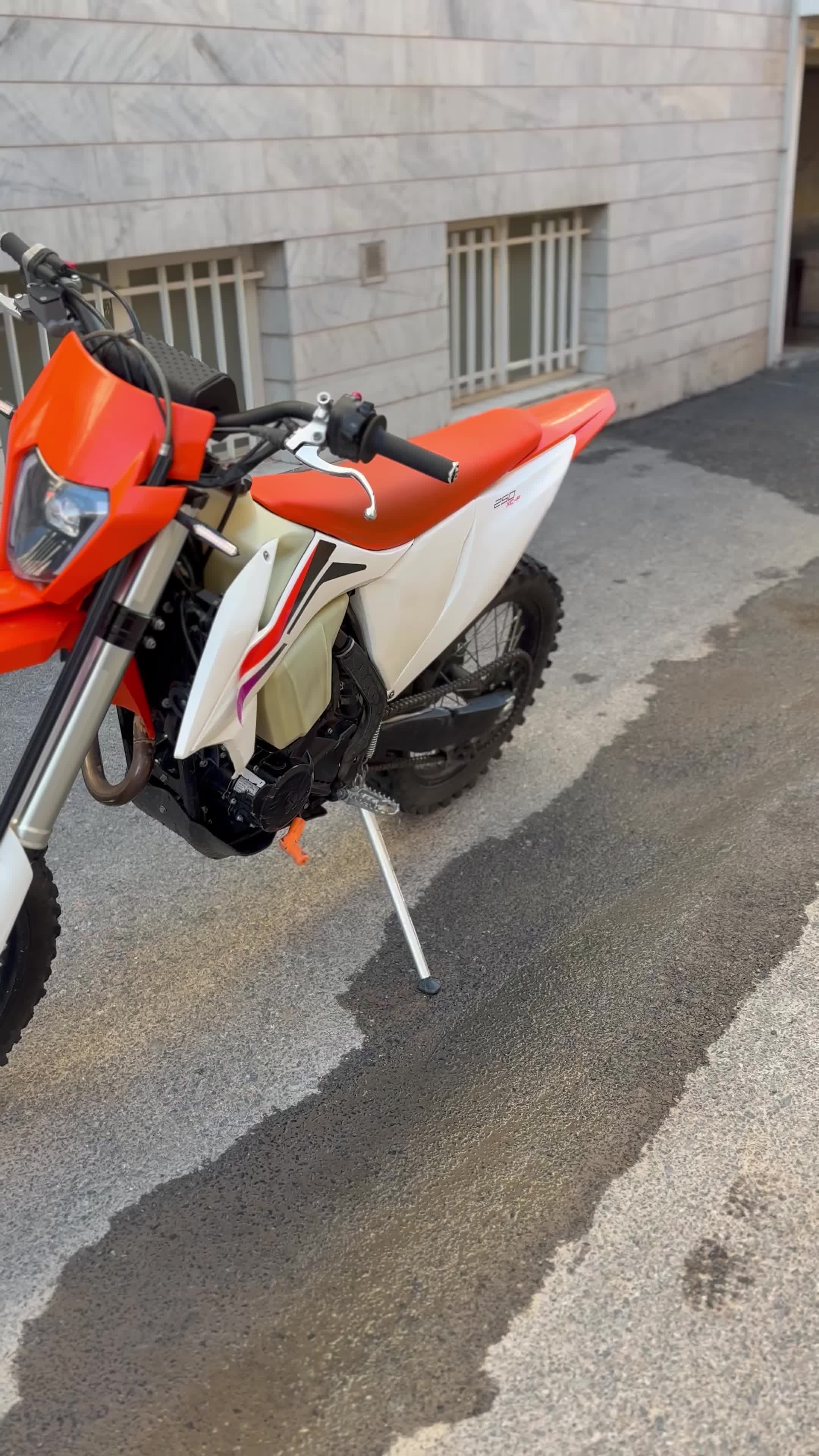 yb250مدل۱۴۰۴|موتورسیکلت|اراک, |دیوار
