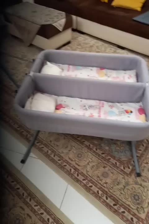 ننو یا گهواره دوقلوهای ناز|تخت و صندلی بچه|رشت, سعدی (تختی)|دیوار