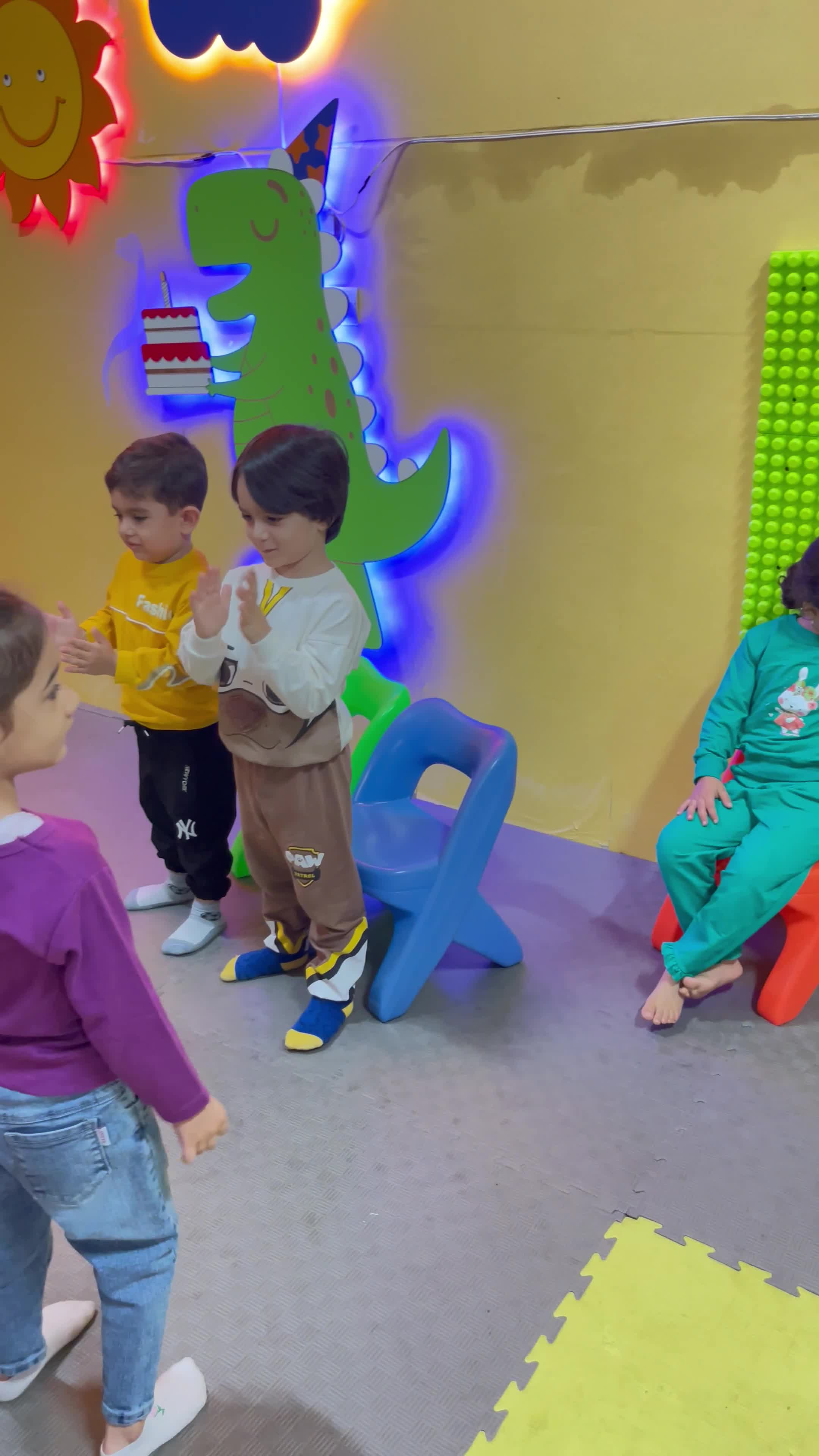 خانه بازی آفتابگردون|خدمات پذیرایی، مراسم|ساری, |دیوار