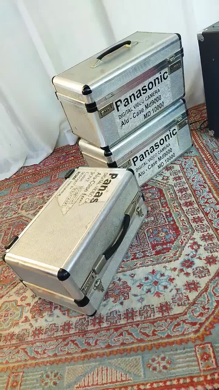 چمدان دوربین|دوربین عکاسی و فیلم‌برداری|گنبد کاووس, |دیوار