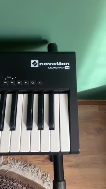 فروش کیبورد novation lunchkey 49 mk4 + پایه|پیانو، کیبورد، آکاردئون|تهران, اکباتان|دیوار