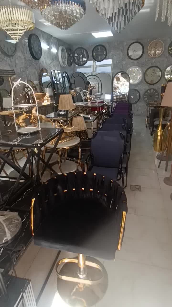 آینه قدی|آینه|قدس, شهر‌قدس|دیوار