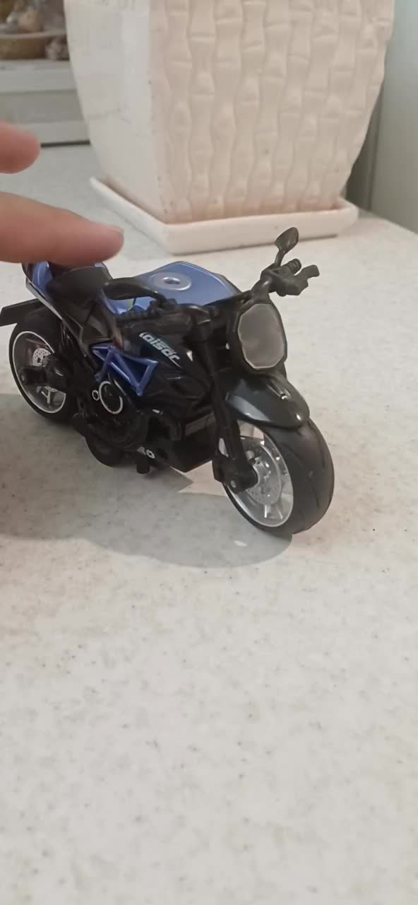 ماکت موتورسیکلت DUCATI موزیکال و کوک حرکتی|اسباببازی بچه|تهران, بریانک|دیوار