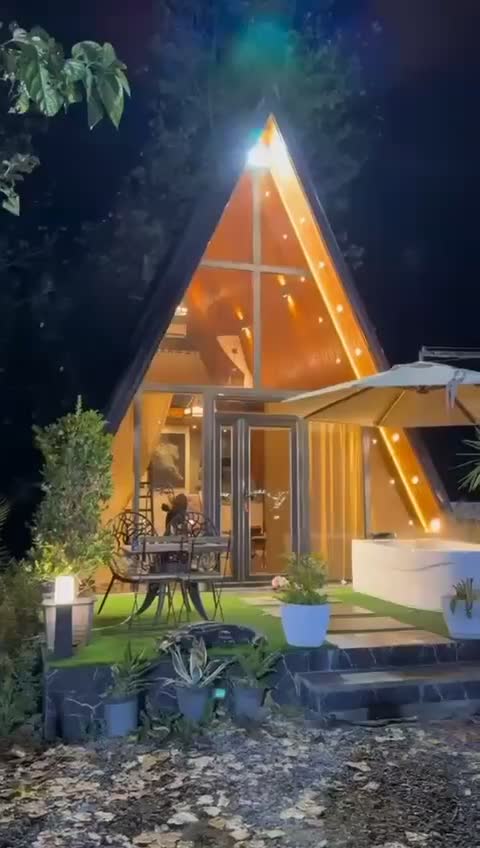 کلبه سویسی تک خواب زرین|اجارهٔ کوتاهمدت ویلا و باغ|رویان, |دیوار