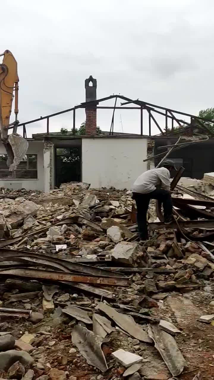 تخریب ساختمان های کلنگی در اسرع وقت|خدمات پیشه و مهارت|رشت, سلیمانداراب|دیوار