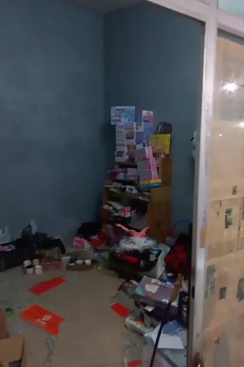 اجاره مغازه|اجارهٔ مغازه و غرفه|رشت, بازار|دیوار