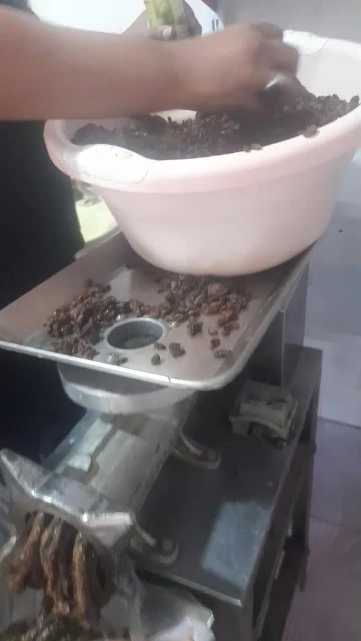 کشمش ومویز آفتاب خشک وشیره انگور خرما مخصوص آبکیری|خوردنی و آشامیدنی|کرمانشاه, |دیوار