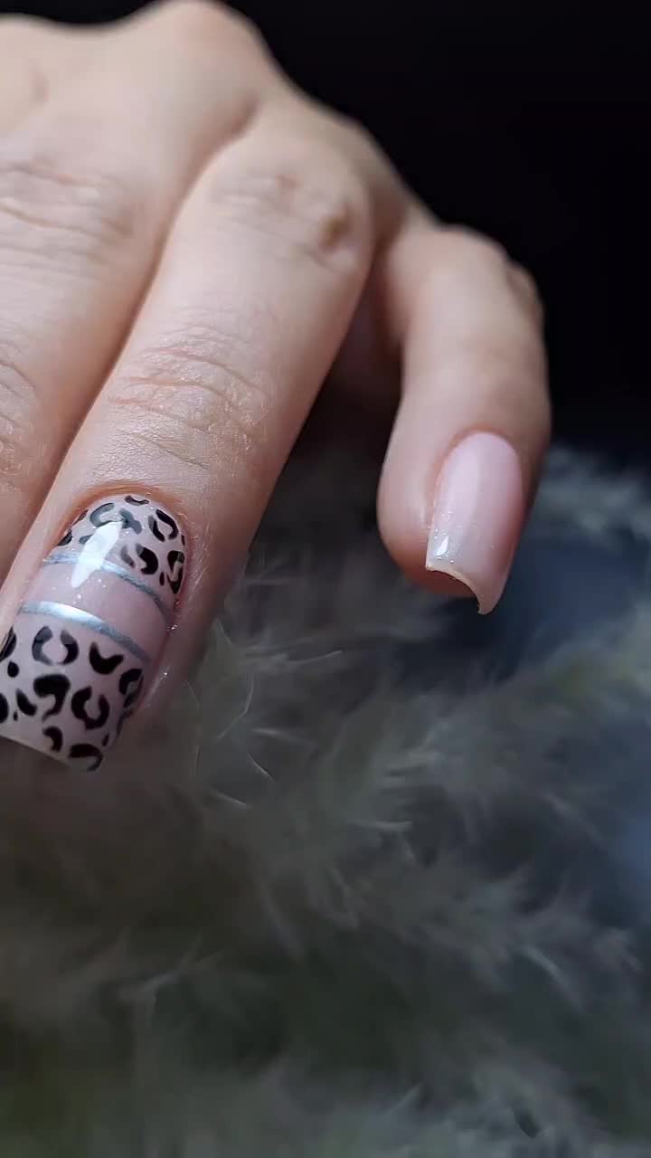 خدمات کاشت و ترمیم ناخن (با تخفیف ویژه)|خدمات آرایشگری و زیبایی|پرند, فاز ۵|دیوار