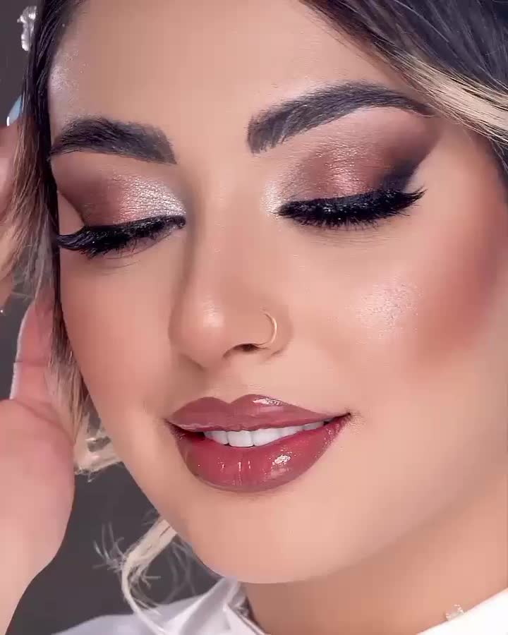 میکاپ و شنیون عروس و همراهی با تخفیف ویژه|خدمات آرایشگری و زیبایی|کرمان, |دیوار