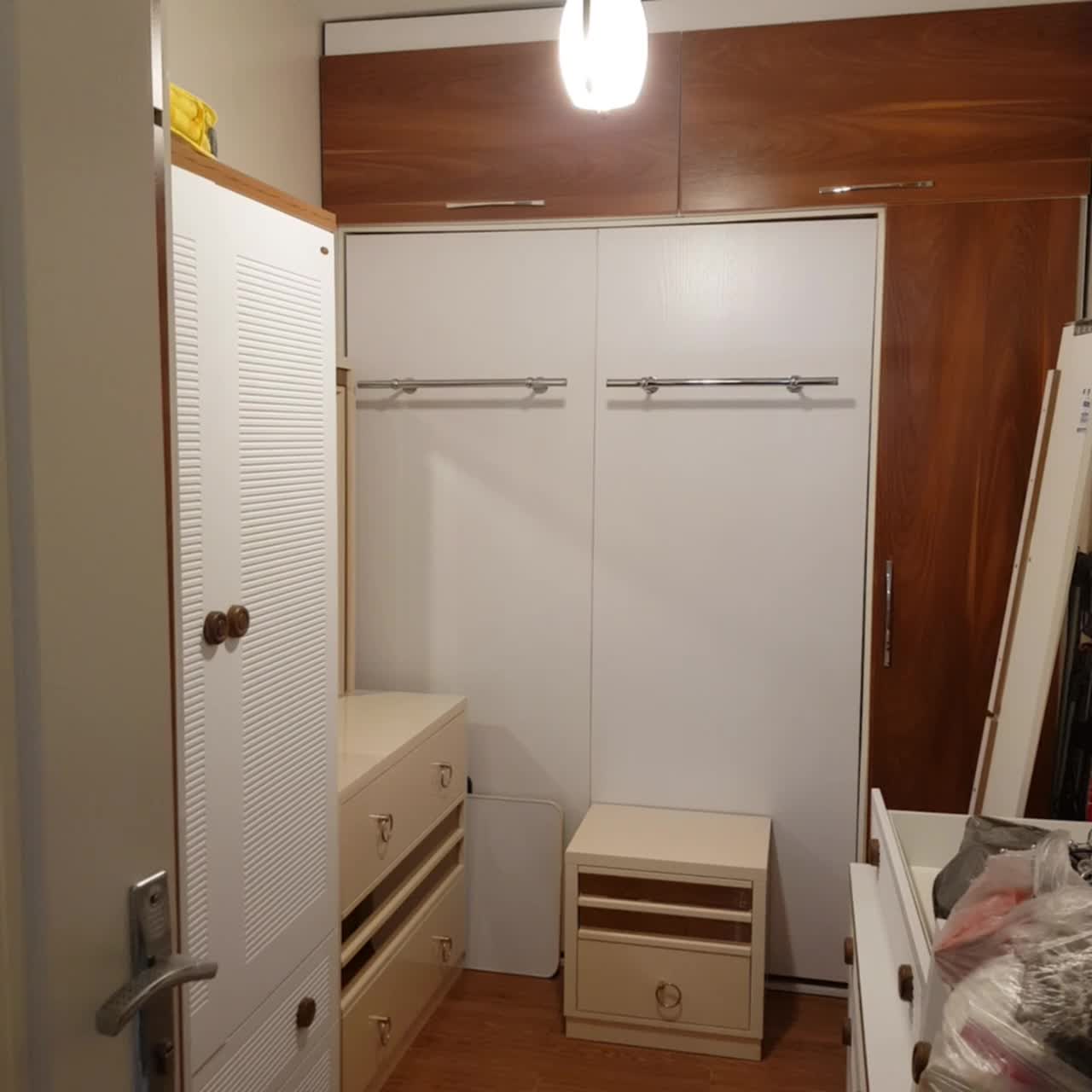 تخت تاشو دونفره و کمد دیواری در حد نو (ست کامل)|تخت و سرویس خواب|تهران, ورزشگاه آزادی|دیوار