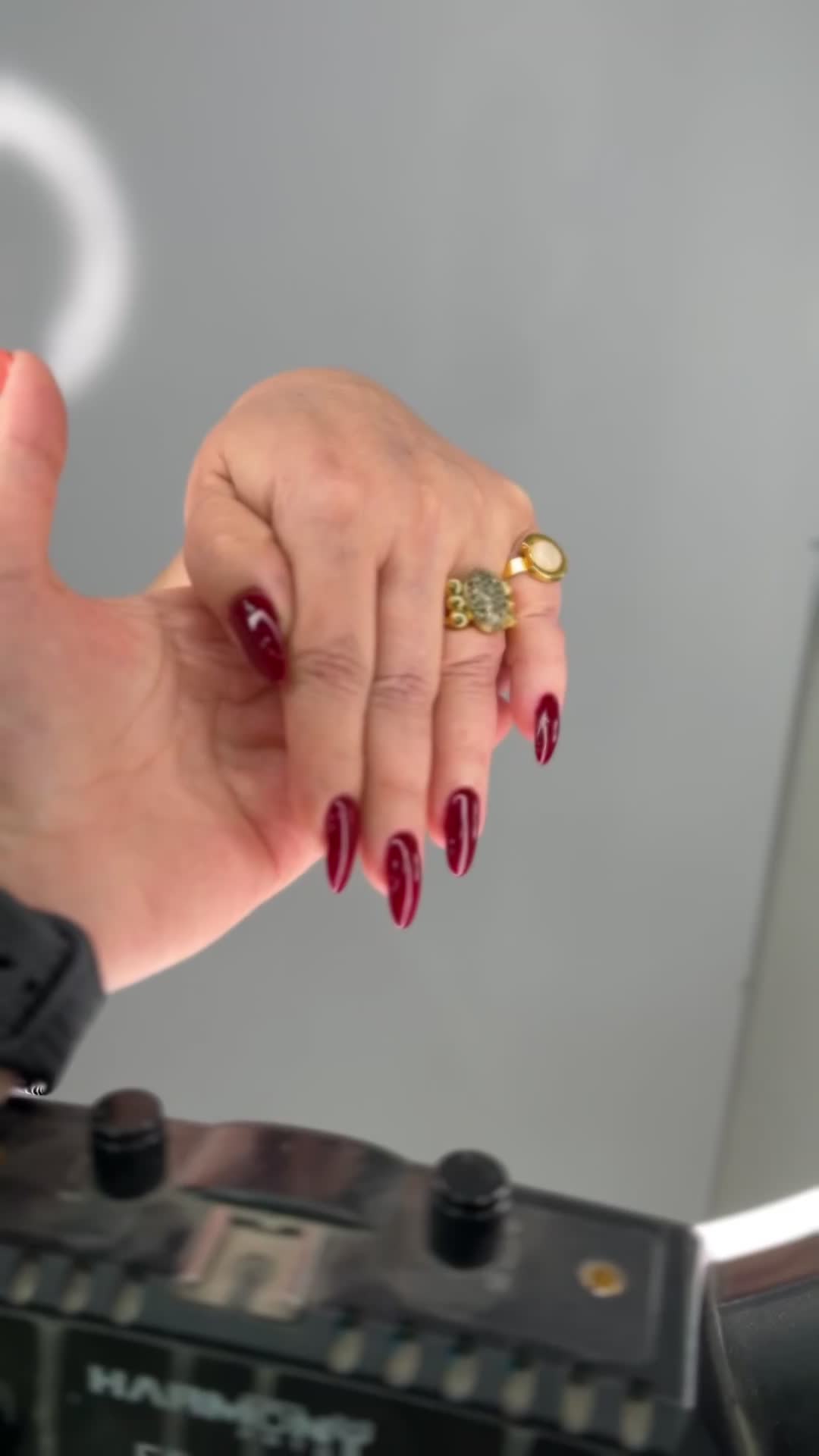 کاشت ناخن ترمیم ناخن|خدمات آرایشگری و زیبایی|مشکیندشت, |دیوار