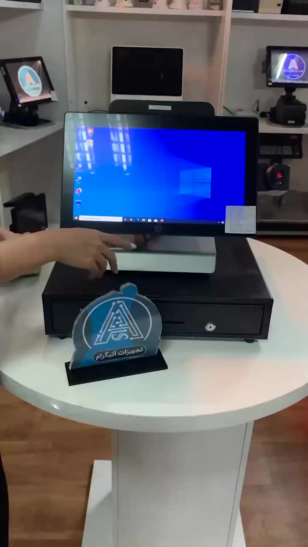 سخت افزار Hp صندوق فروشگاهی پردازنده نسل جدید|فروشگاه و مغازه|تهران, ایرانشهر|دیوار