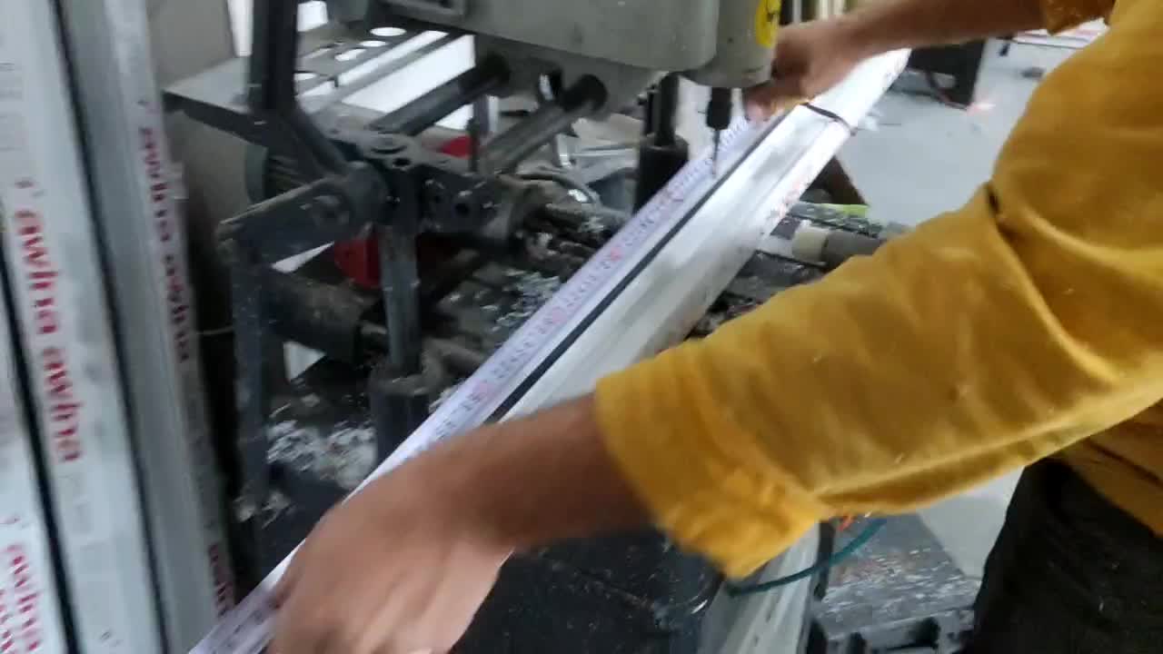 درب و پنجرهupvsترمال و نرمال|خدمات پیشه و مهارت|سهند, |دیوار