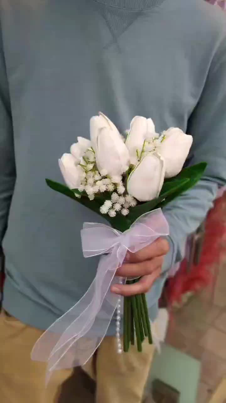 لاله|گل مصنوعی|رشت, خواهر امام|دیوار
