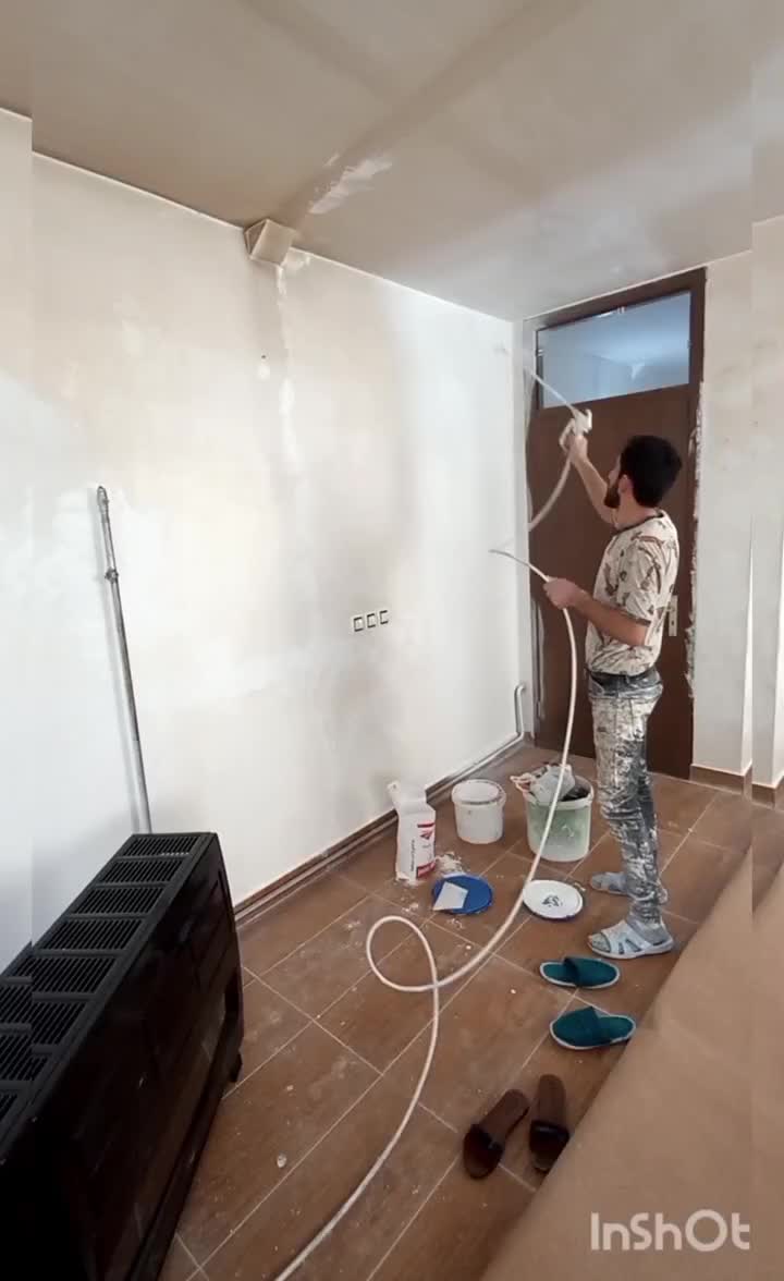 طرح کاغذدیواری و سفید کاری متری فقط ۱۵هزار|خدمات پیشه و مهارت|مرند, |دیوار