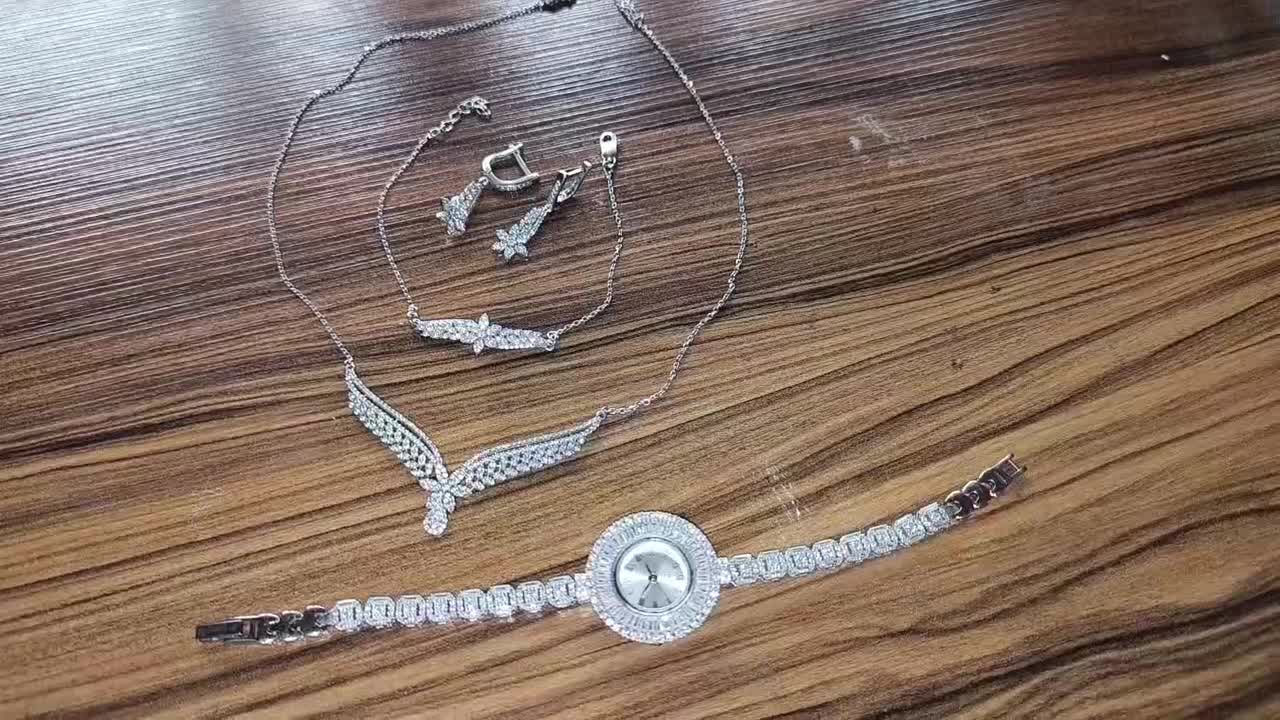 ساعت نقره کاملاً نو نو|بدلیجات|تهران, اقدسیه|دیوار