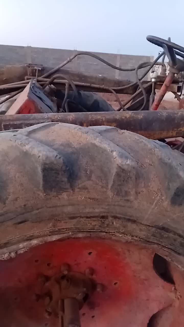 رومانی بیل عقب سالم معاوزه میشود|خودرو سنگین|خرم بید, |دیوار