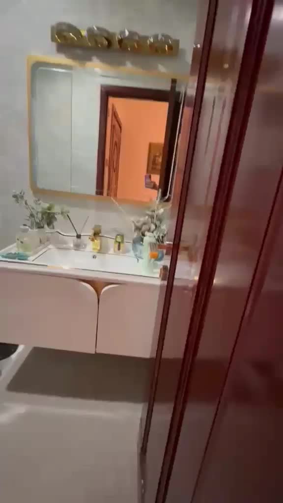۱۸۰ متر _ ۳ خواب _دروس محسنیان
