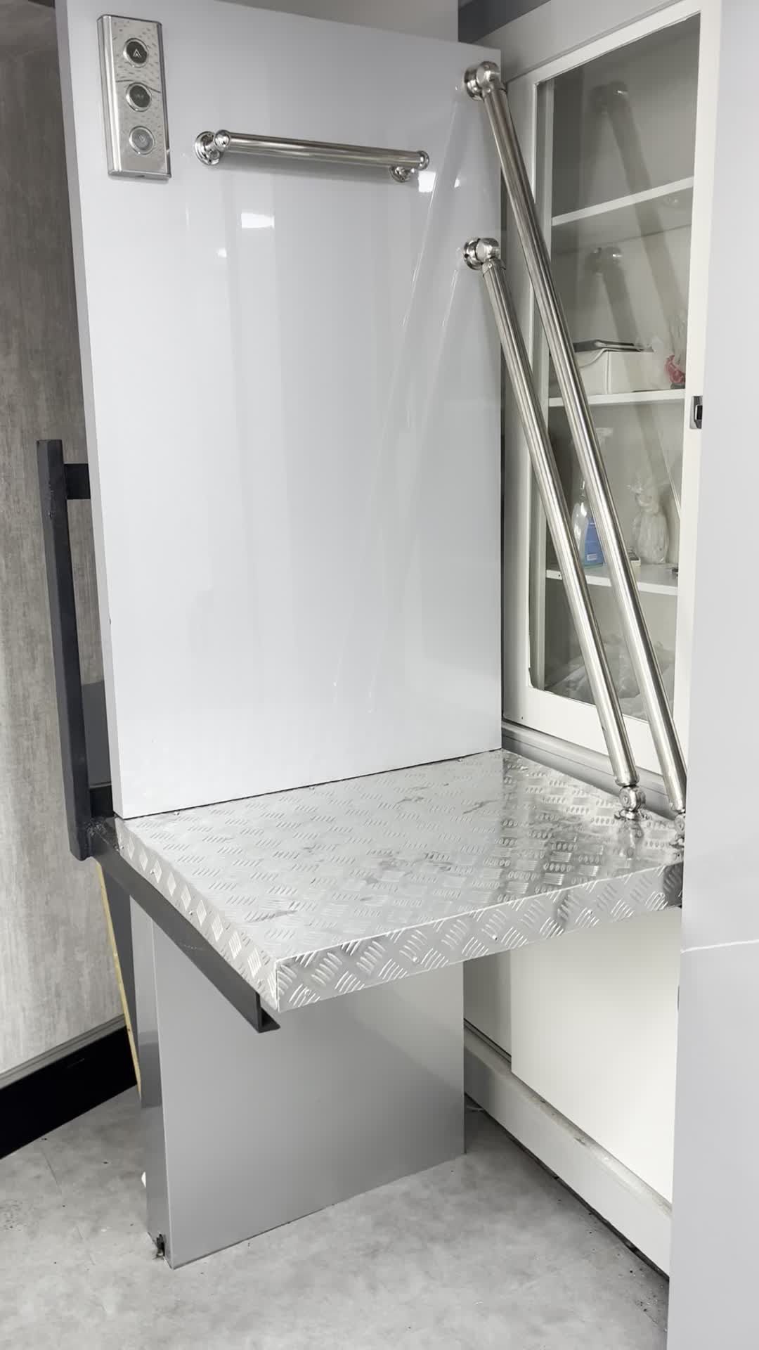 بالابرهیدرولیک سازه گستر|ماشینآلات صنعتی|رشت, حومه رشت|دیوار