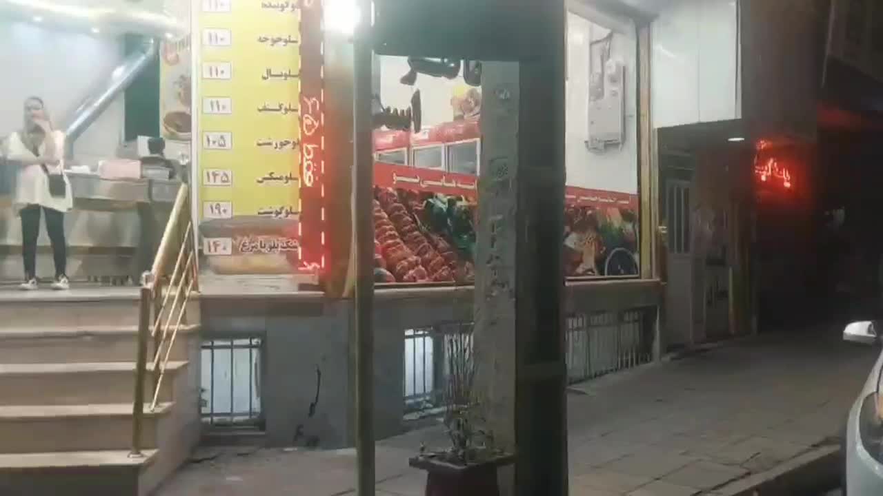 ی مغازه به مساحت ۱۲۴ متر دارای ۱۰۰ متر زیرزمین|فروش مغازه و غرفه|کرج, شهرک جهازیها|دیوار
