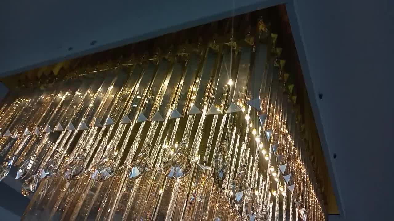 طراحی لوستر های کریستالی مربع|لوستر و چراغ آویز|شهرکرد, |دیوار