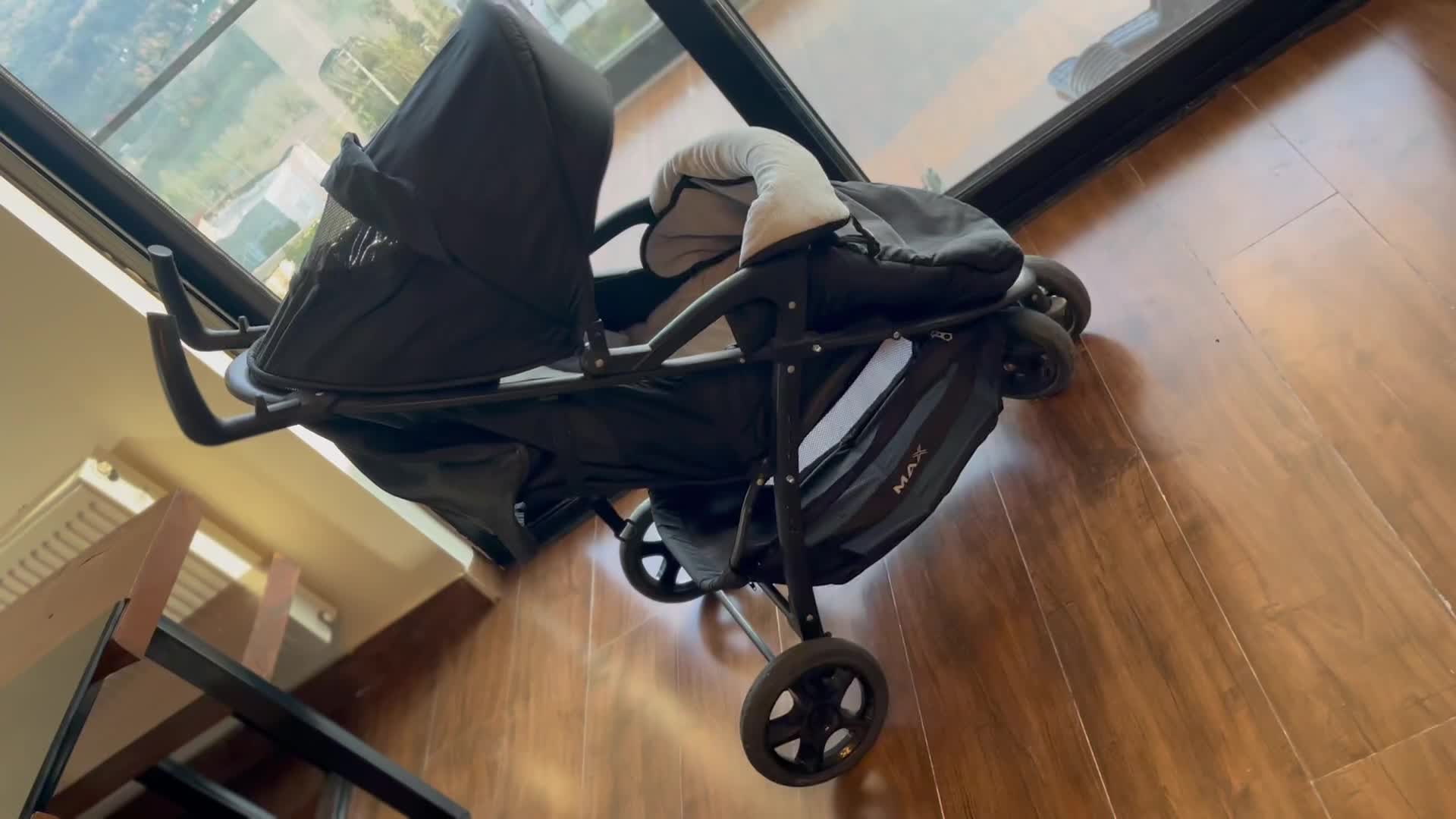 کالسکه و صندلی ماشین / کارکرد کم و در حد نو|کالسکه و لوازم جانبی|ساری, |دیوار