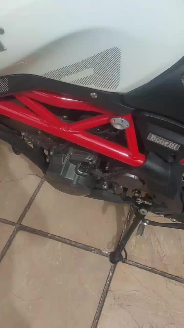 بنلی ۳۰۰ سفید ۱۴۰۲|موتورسیکلت|کرمان, |دیوار