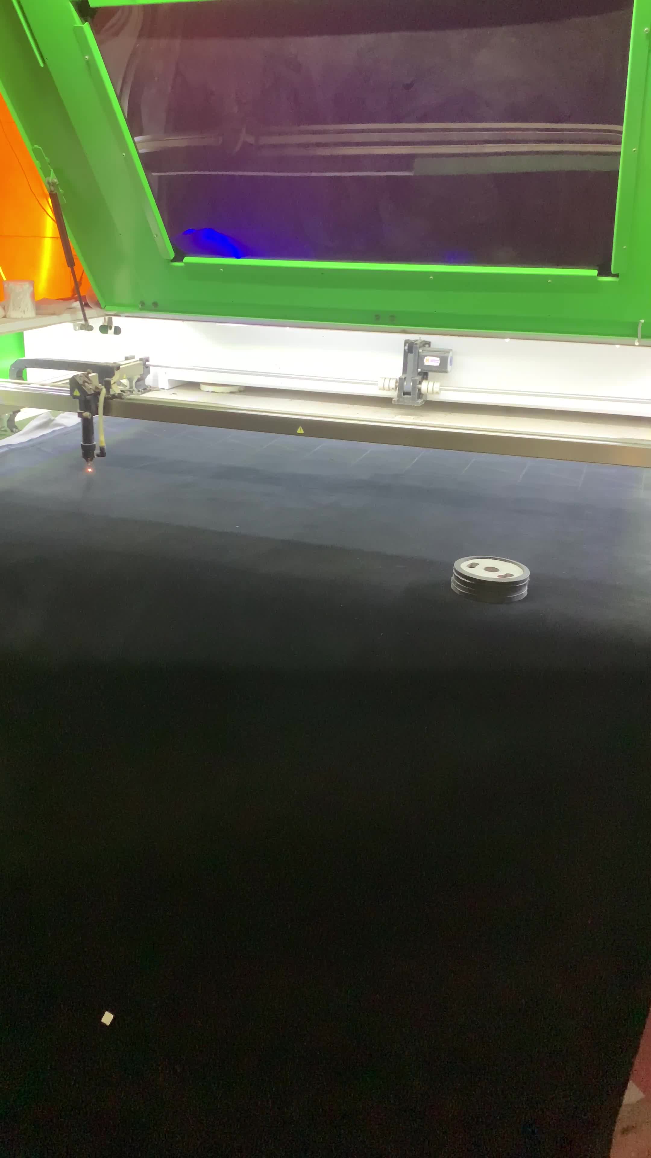 خدمات برش لیزری پارچه و چرم|خدمات پیشه و مهارت|قرچک, باقرآباد|دیوار