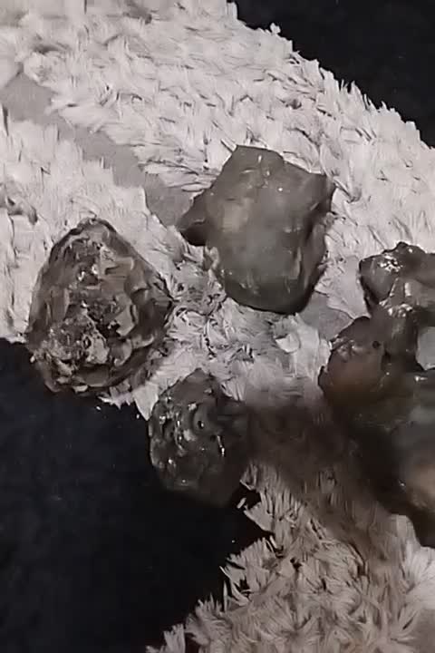 شهابسنگ با خواص ویژه|جواهرات|آستانه سرا, |دیوار