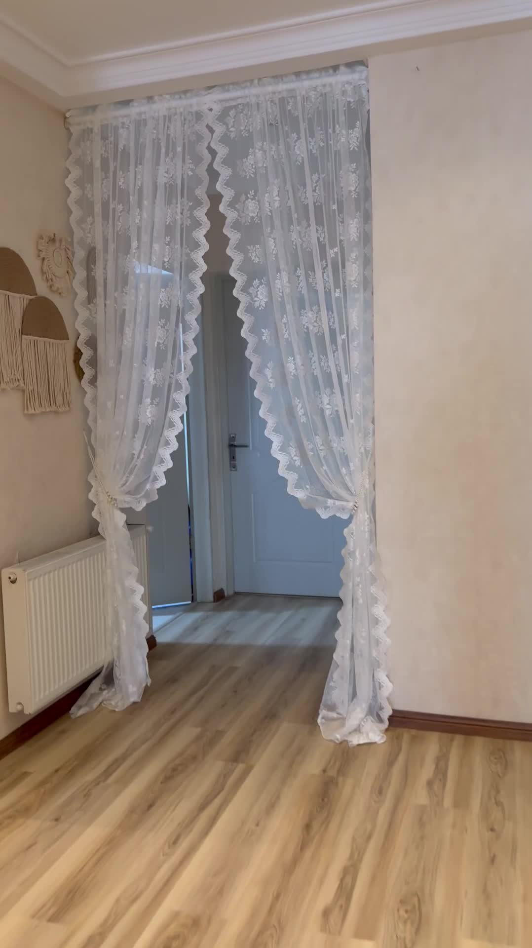 پرده|پرده، رانر، رومیزی|رشت, سعدی (تختی)|دیوار