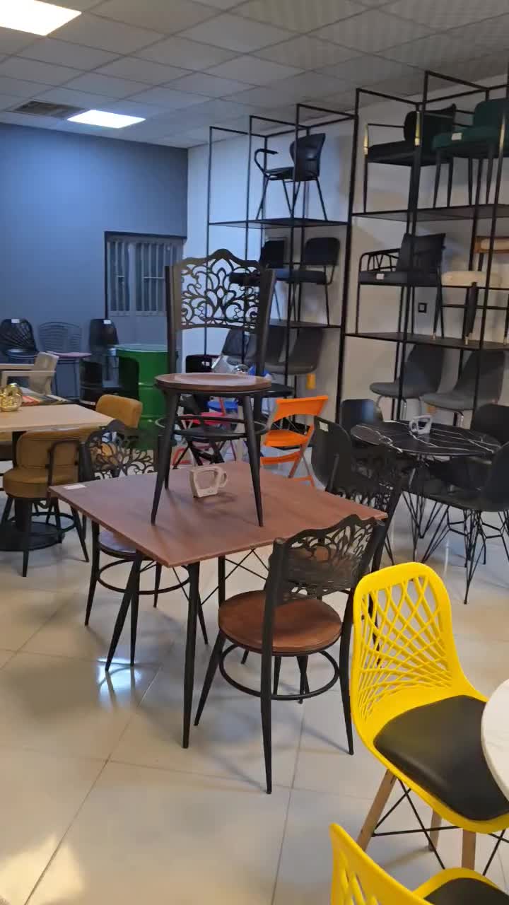 میزو صندلی غذاخوری فلزی|میز و صندلی غذاخوری|یزد, |دیوار