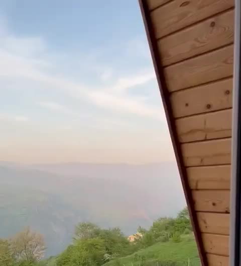 کلبه سویسی تک خواب با هزارمتر حیاط|اجارهٔ کوتاه‌مدت آپارتمان و سوئیت|بره‌سر, |دیوار