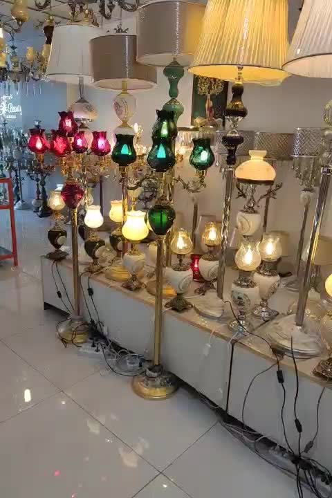 کنار سالنی جدید طلایی لوستر|لوستر و چراغ آویز|مشهد, شهرک رازی (شهرک غرب)|دیوار