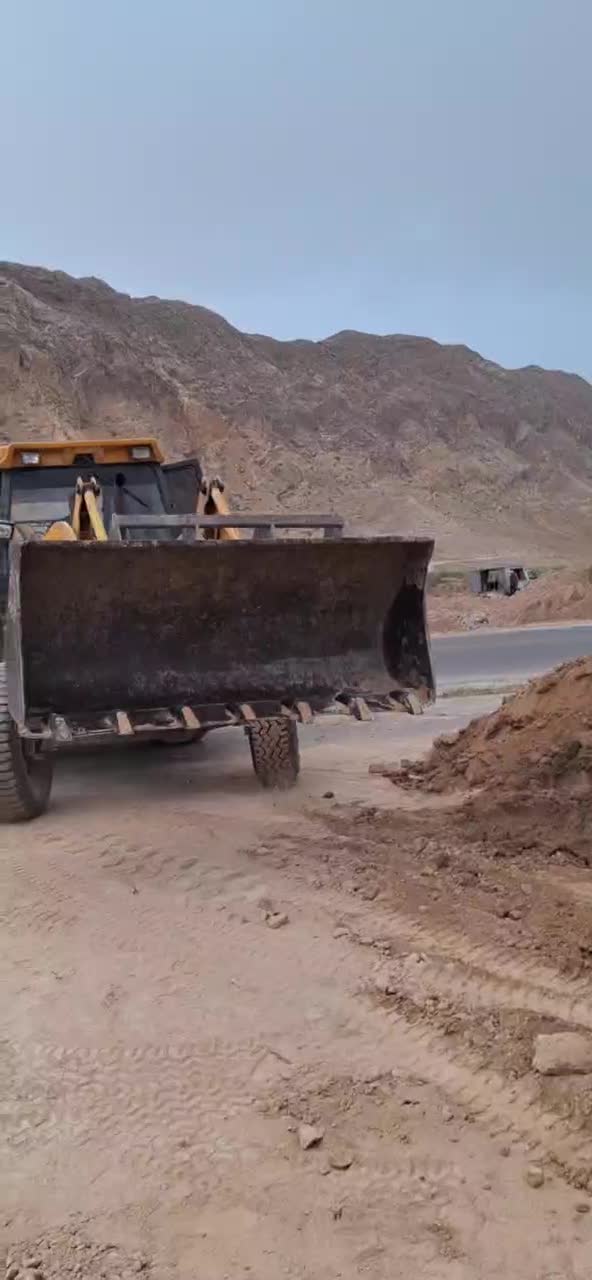 بیل بکهو ۶ سیلندر جفت (تی دی ال ۱۳۰)|خودرو سنگین|درگز, |دیوار