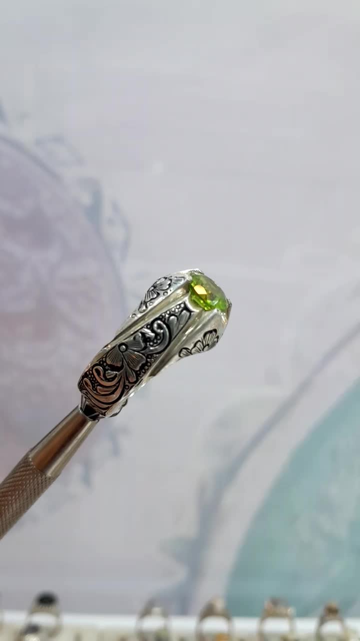 انگشترزبرجد|جواهرات|کاشان, کارگر|دیوار