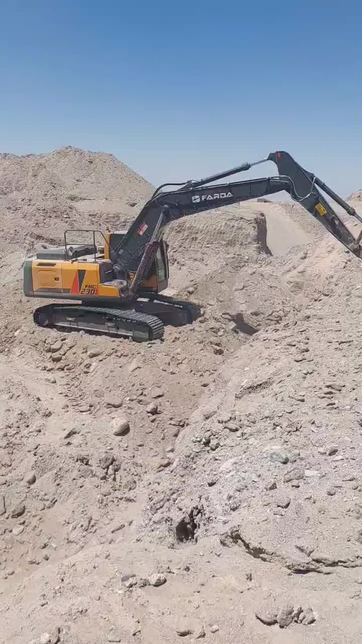 بیل میکانیکی 230 فردا|خودرو سنگین|شهرکرد, |دیوار