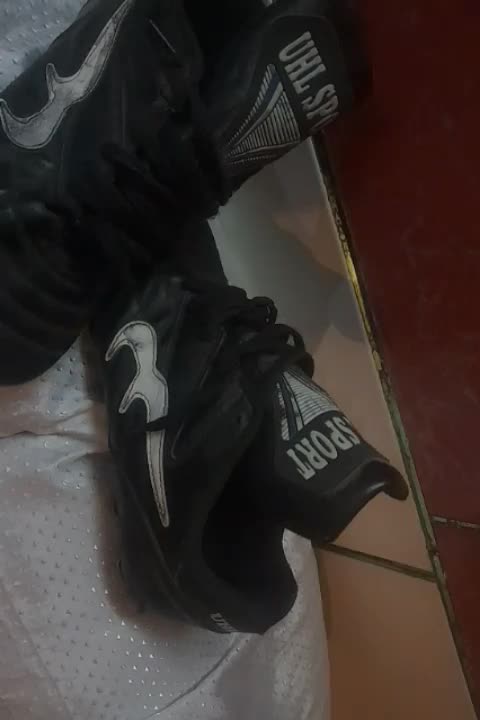 کفش فوتبالی اسپرت uHL|کیف، کفش، کمربند|فارسان, |دیوار