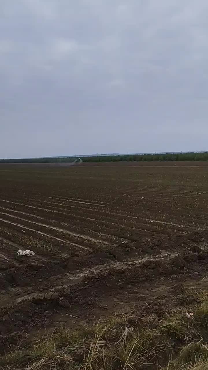 سمپاشی تریپس سیر با پهپاد قنبری|خدمات باغبانی و درختکاری|پارس‌آباد, |دیوار