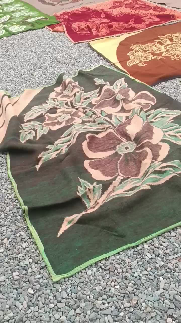 پتو|رختخواب، بالش، پتو|کرج, شهرک جهاننما|دیوار