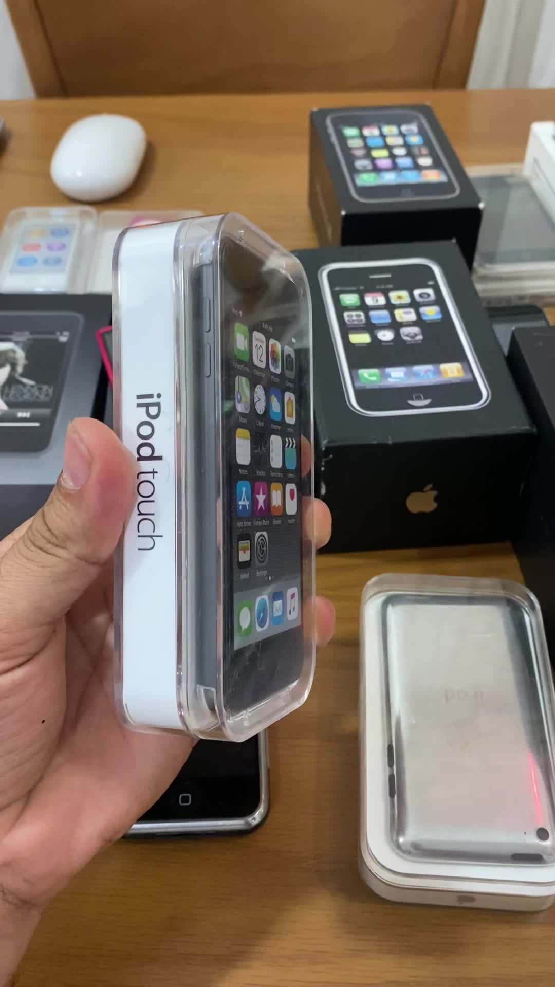 iPod touch 32gig gray|پخشکننده همراه|نکا, |دیوار