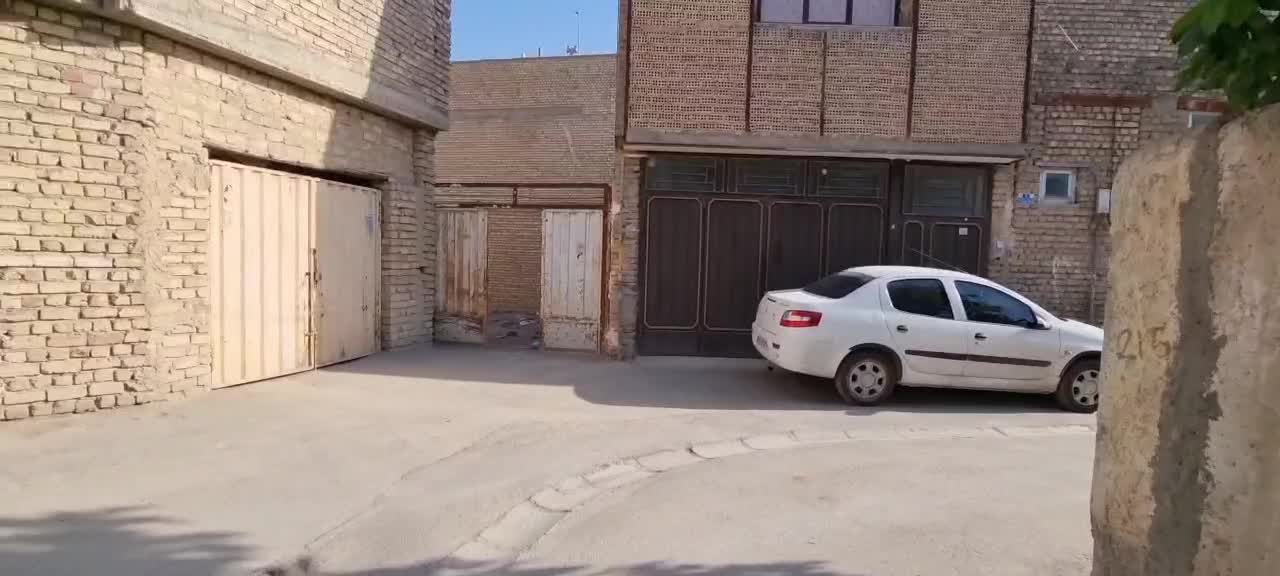زمین مسکونی ۲۳۰ متر( دارای  آب برق گاز)|فروش زمین و ملک کلنگی|اصفهان, قائمیه|دیوار